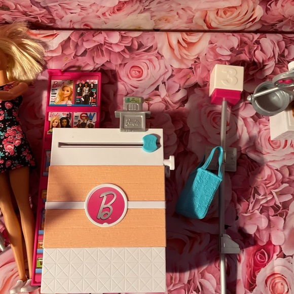 COPY - COPY - ⭐️BARBIE grocery playset DOLL NOT INCLUDED - Picture 6 of 6